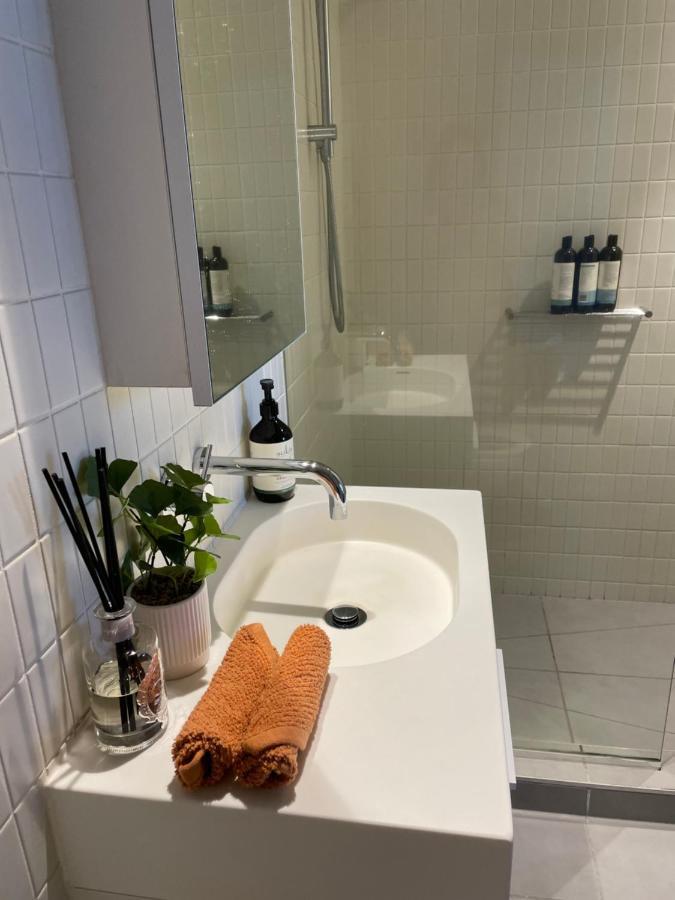 Cozy 1 Bed Apt & Spa,Free Parking ,Phenomena Views Melbourne City Exterior foto